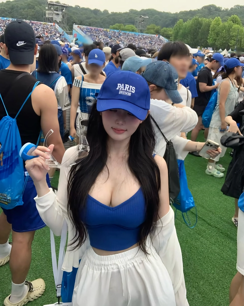 마요찌 비키니 몸매 가슴골