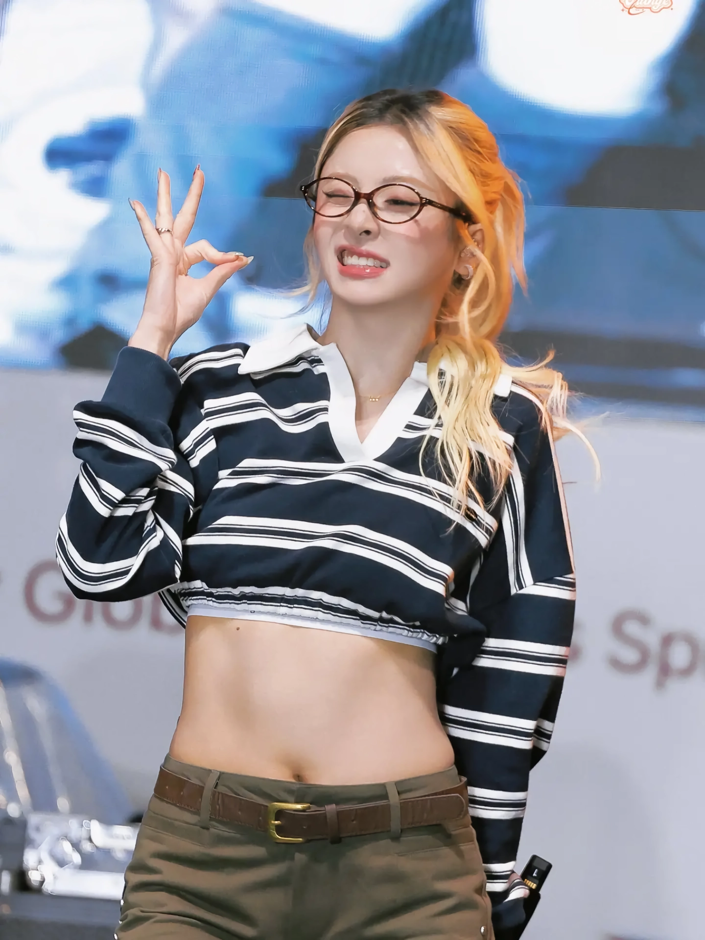 LE SSERAFIM (르세라핌) 허윤진