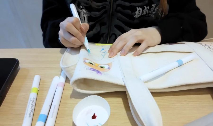 의외의 금손 면모 보여주는 여돌