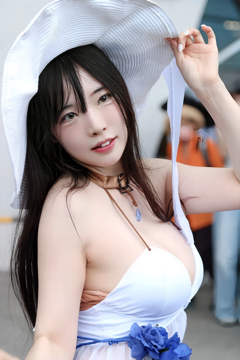 코스프레 행사 모모리나 순백색 시스루 원피스 거유 가슴골