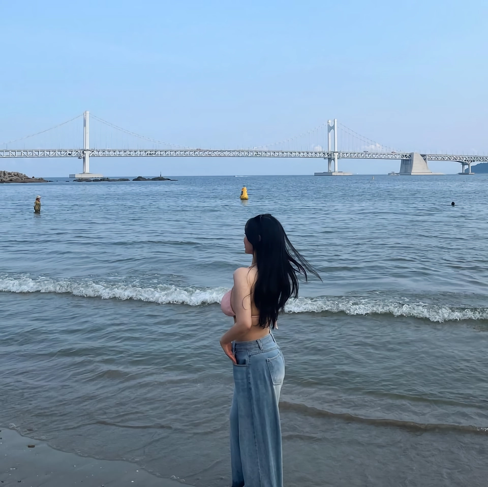 @zesilvero 마른 글래머 비키니