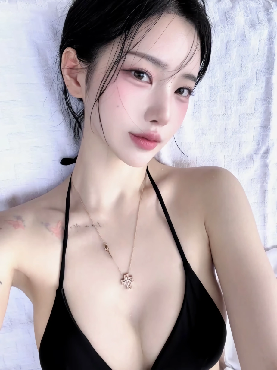 밤비 비키니 가슴골