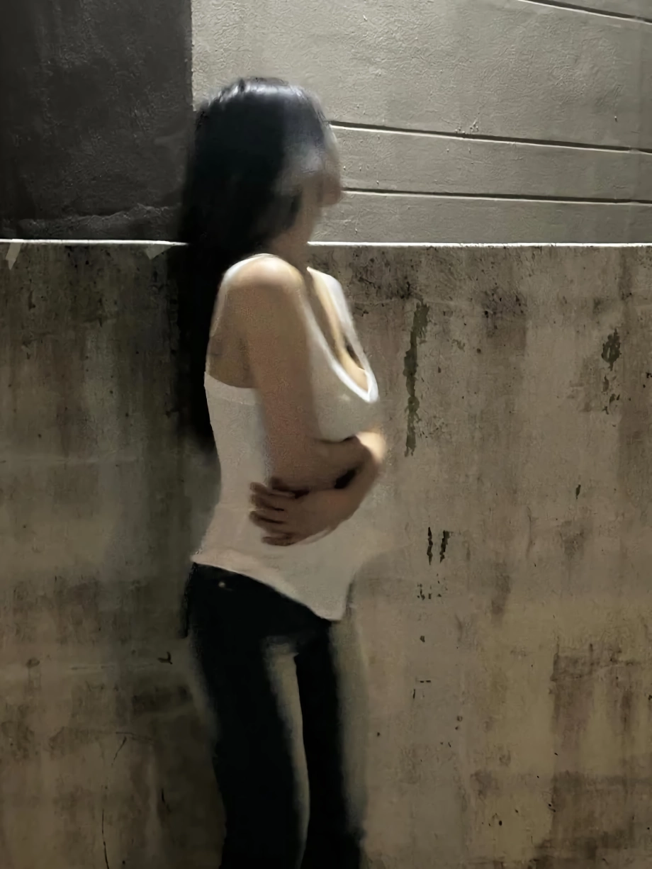 심플한 흰티 + 청바지 입은 세림잉 항아리 골반 몸매 대박