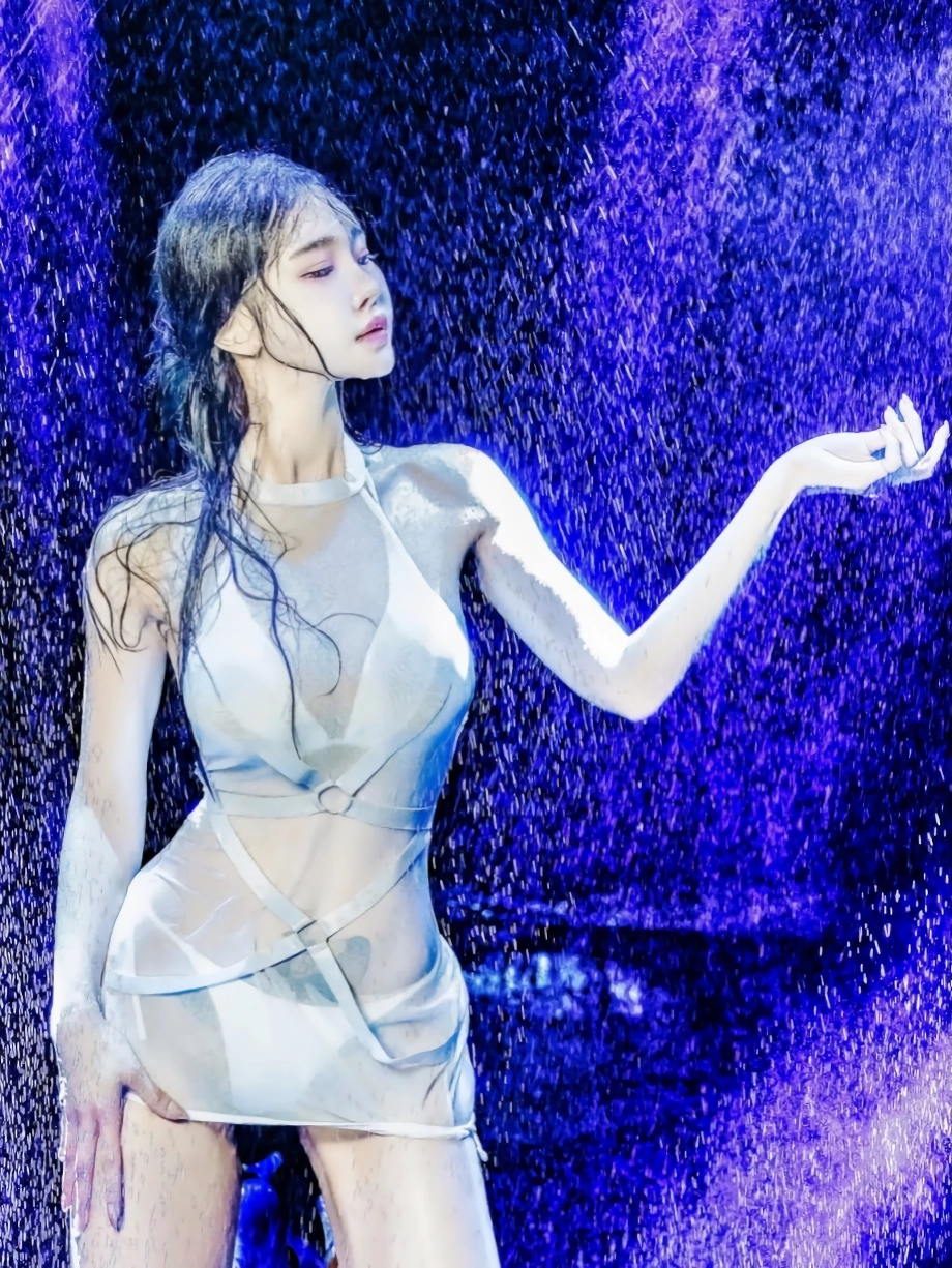 유리안 블랙 브라 가슴골