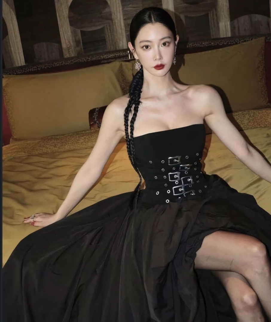 클라라 몸매로 중국 점령