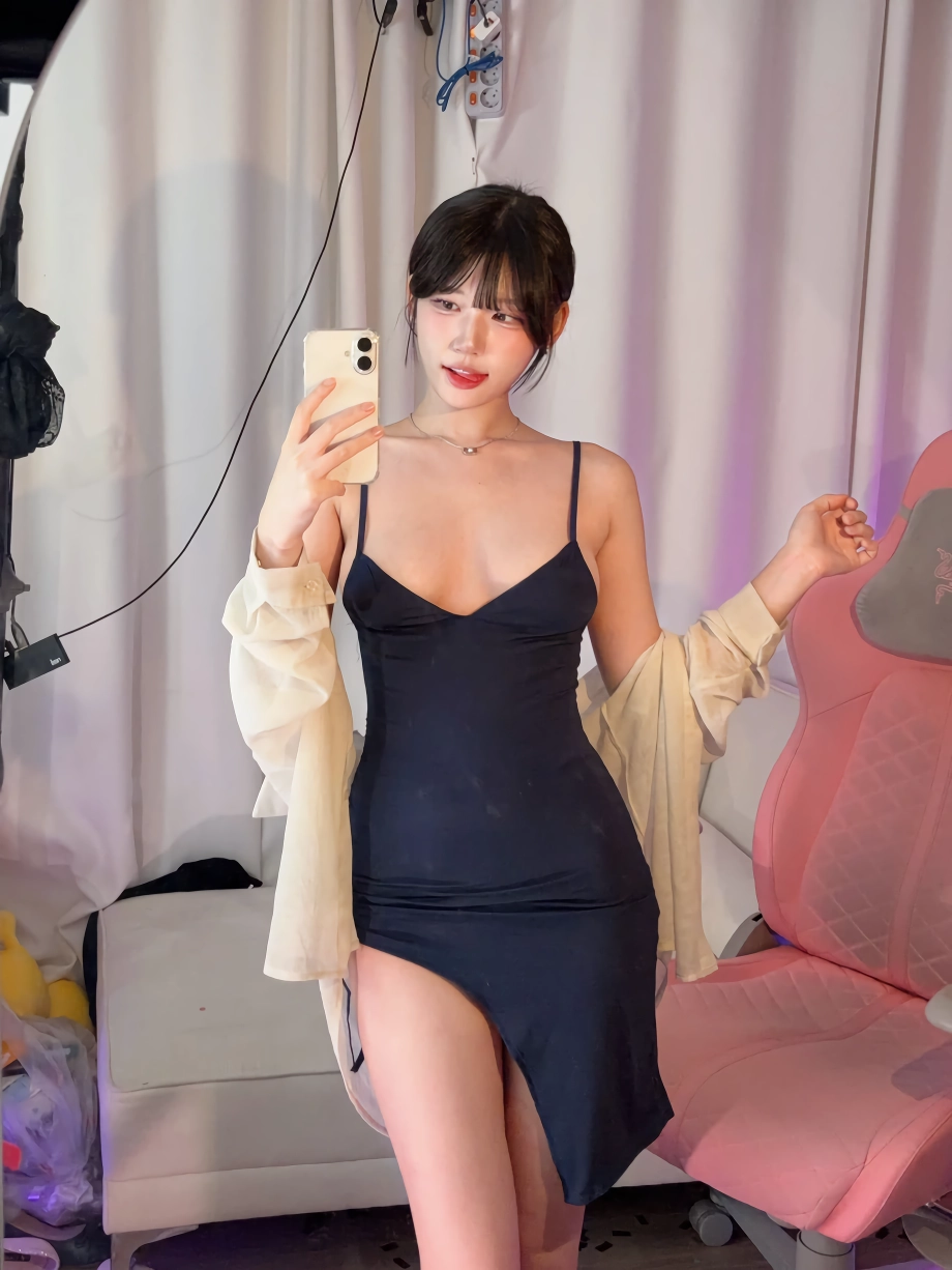 고라니율 끈나시 원피스 가슴골