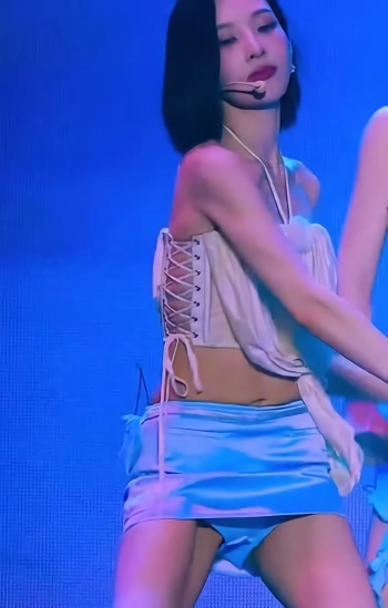 치마랑 깔맞춤 타이트한 속바지 레드벨벳 조이 움짤