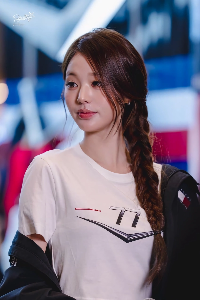 (SOUND)[아이브] 오늘 싱가포르에 뜬 장원영.JPGIF
