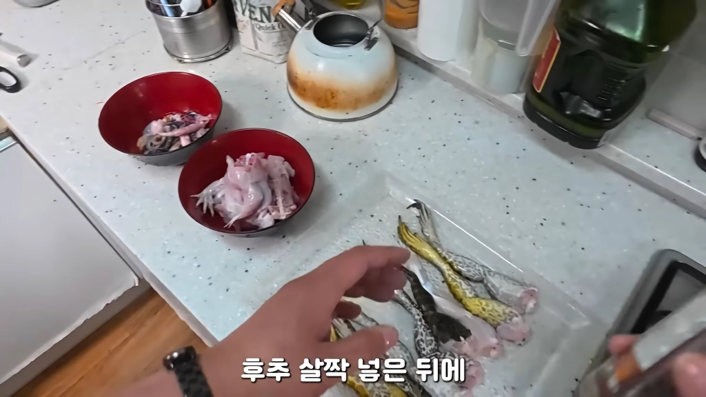 황소개구리 잡아다가 튀겨먹기(12)