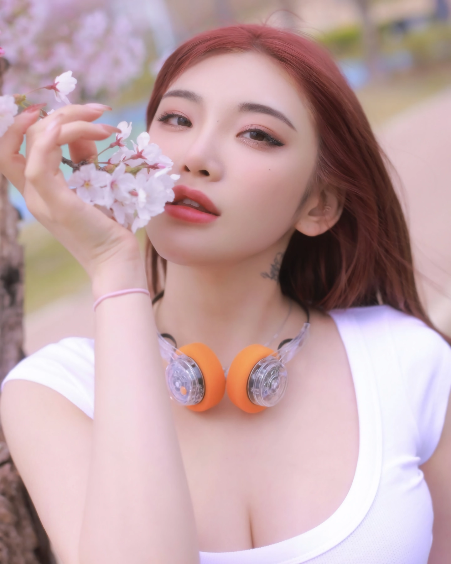 이런 여군이 실제로 존재하면 ㄹㅇ 난리날듯 ㄷㄷ