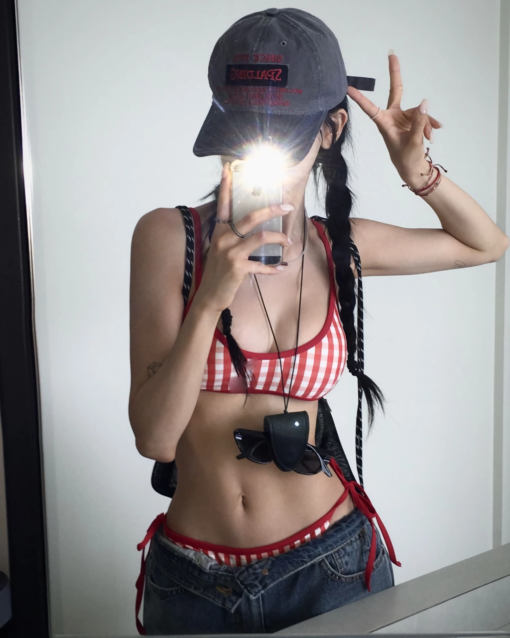 하나씩 벗으면서 셀카