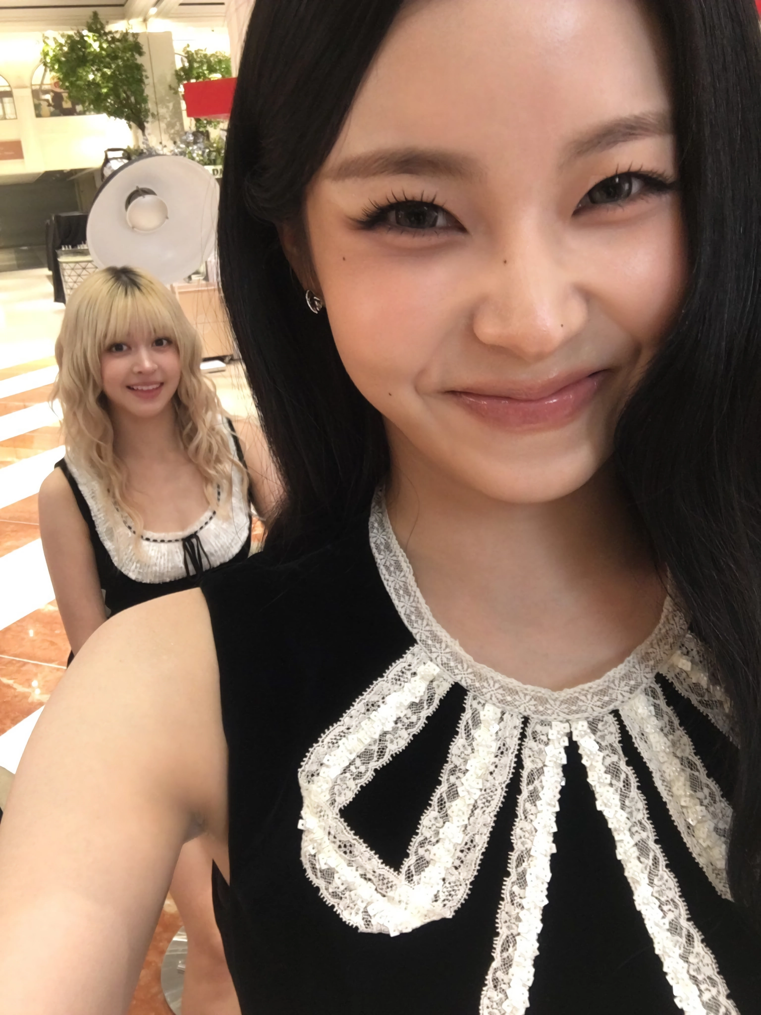엔믹스 릴리 (해원,설윤,배이,지우,규진)