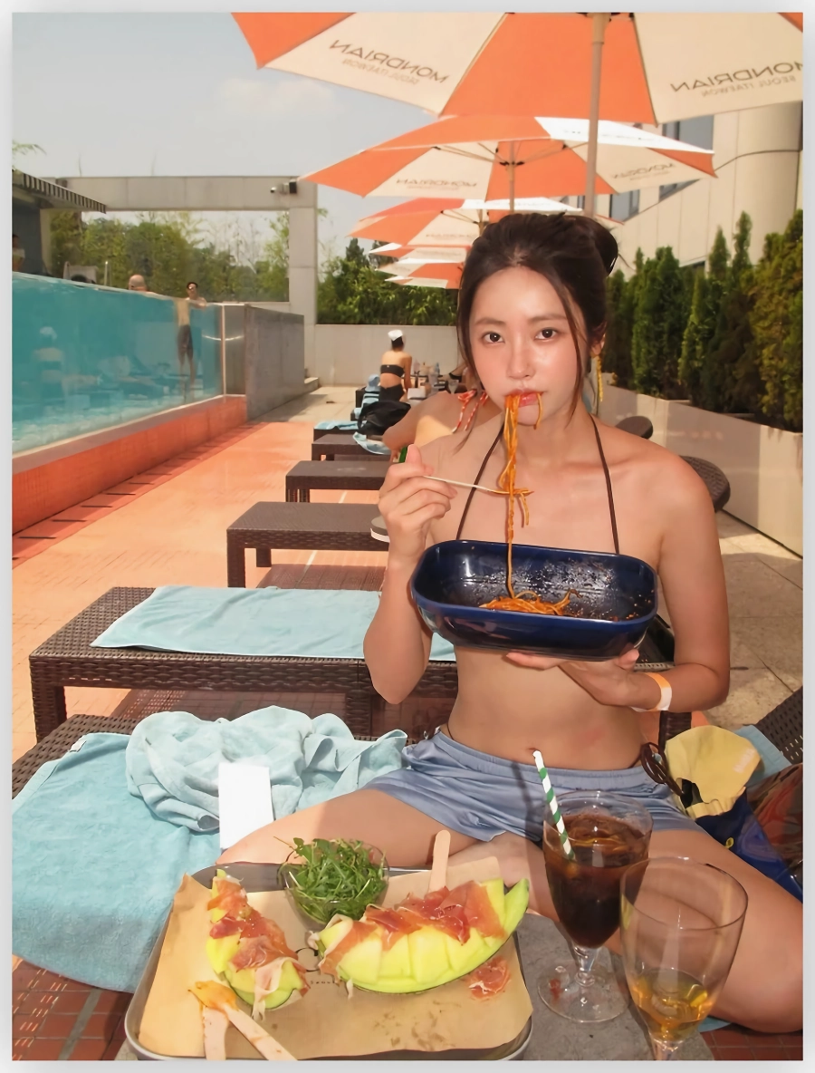 다이아 출신 기희현 비키니.JPG
