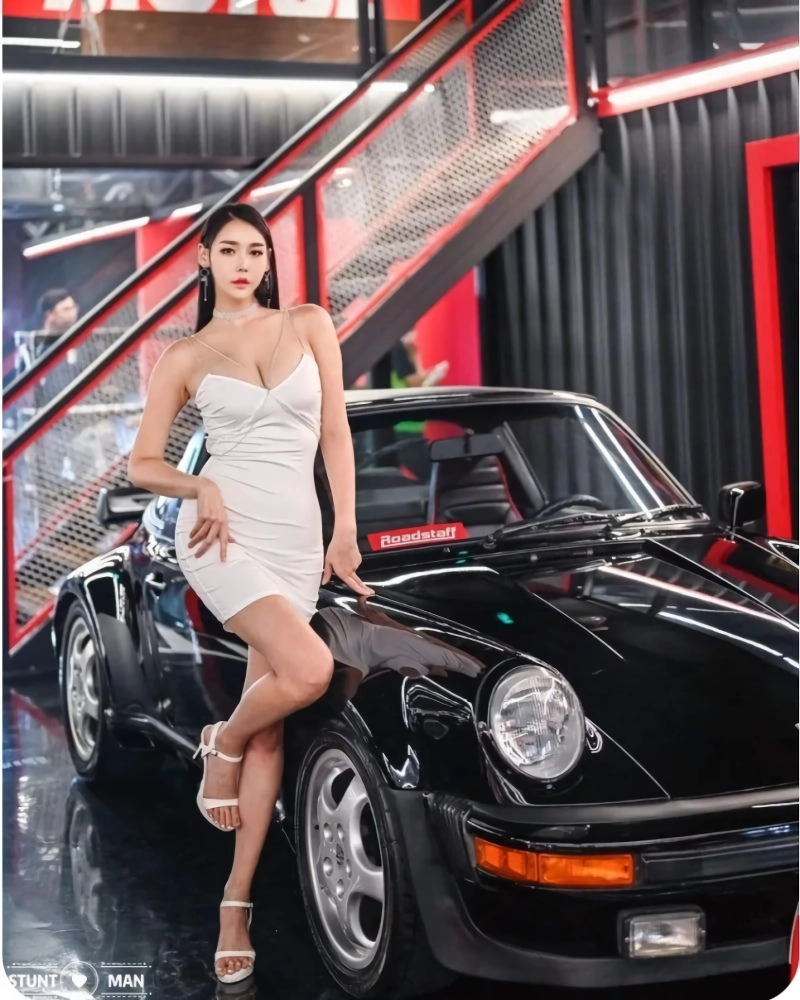 레이싱 모델 이효영 클라스 있는 비키니 몸매