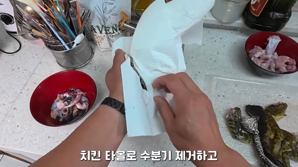 황소개구리 잡아다가 튀겨먹기(12)