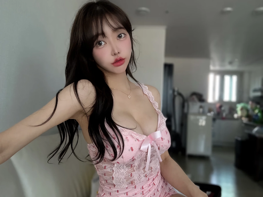 아롱 체리 원피스 묵직한 가슴골