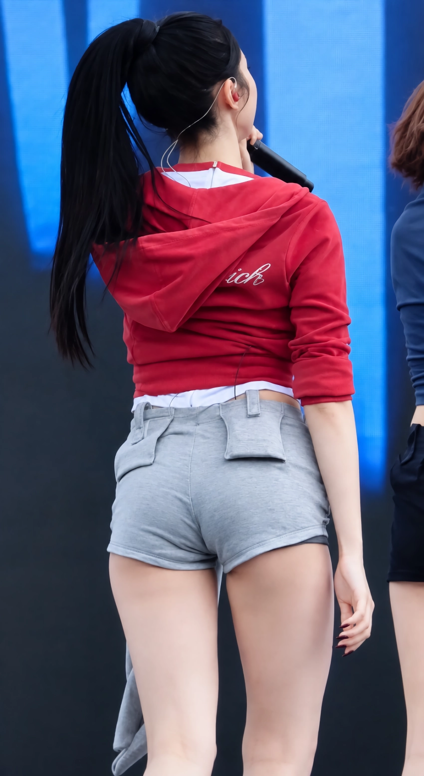 하츠투하츠 이안 꽉 끼는 회색 돌핀 엉덩이핏 외 초고화질 사진