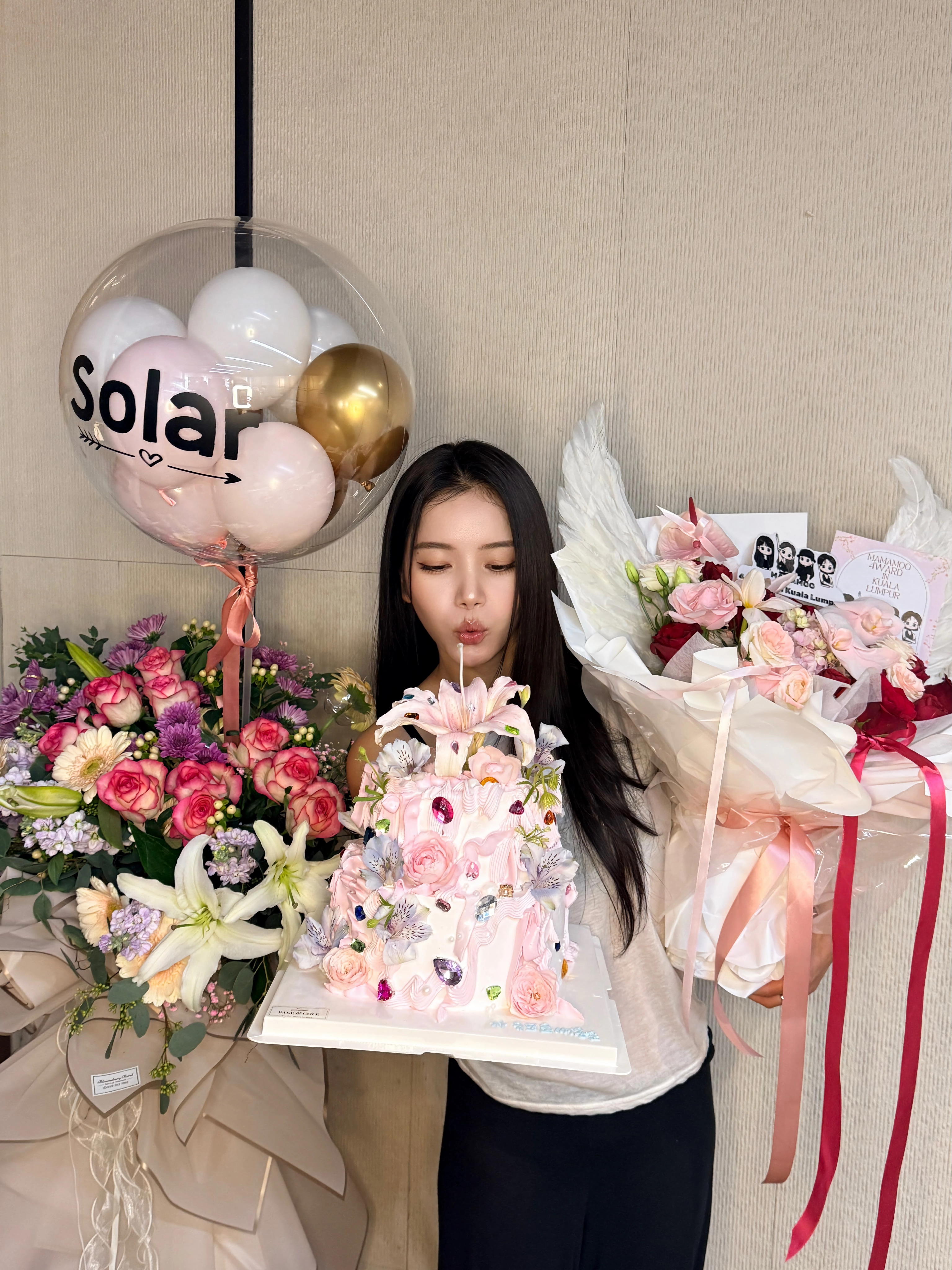 마마무 솔라 SNS