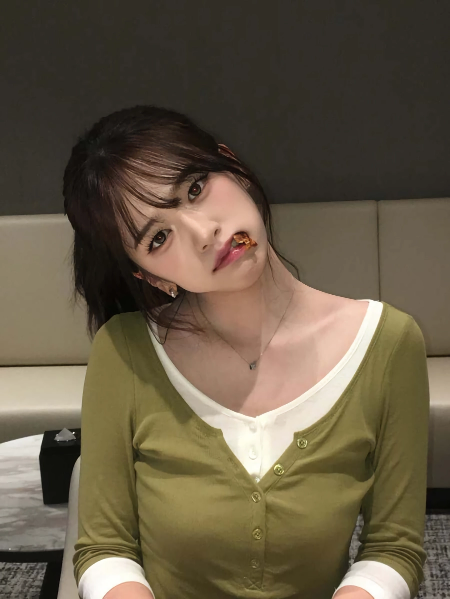 [아이브] 안유진 인스타 ㄷㄷ.JPG