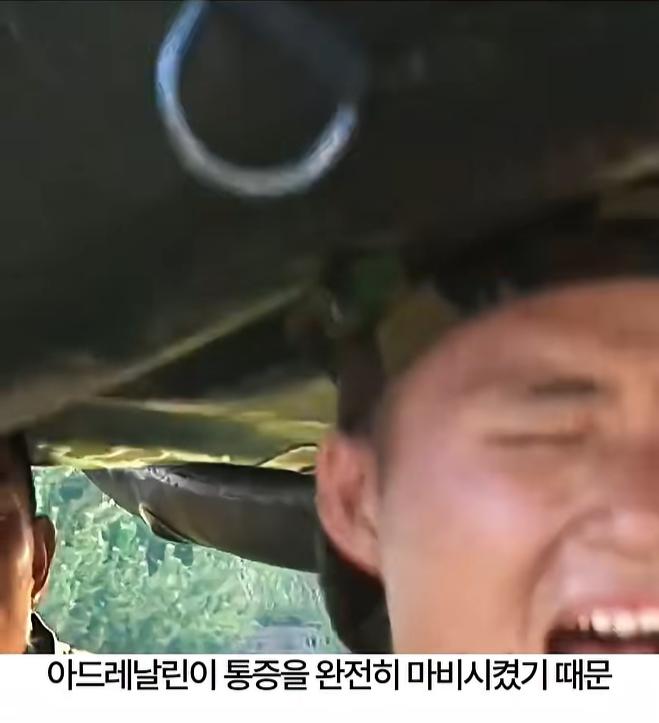 행군 후 군화를 벗으면 보이는