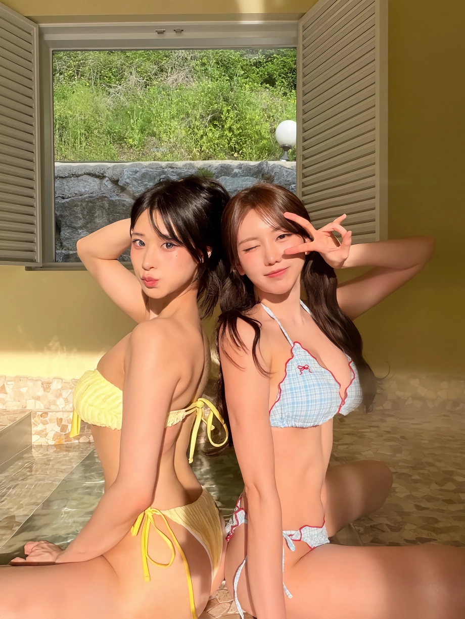 명아츄 유치땅 비키니 투샷