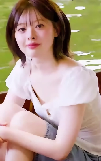 한수아 집중하게 하는 틈 가슴골 움짤