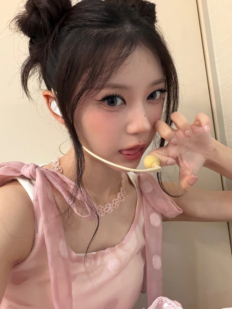 와 지금까지 나온 일본인 아이돌 멤버중 제일 예쁜듯