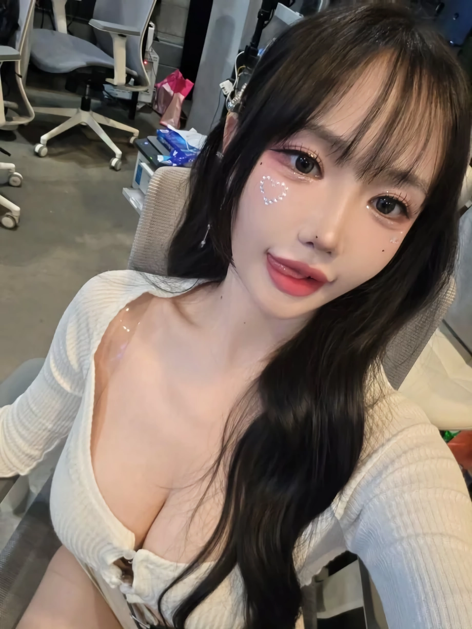 냥사랑 PC 방 골지티 셀카 가슴골