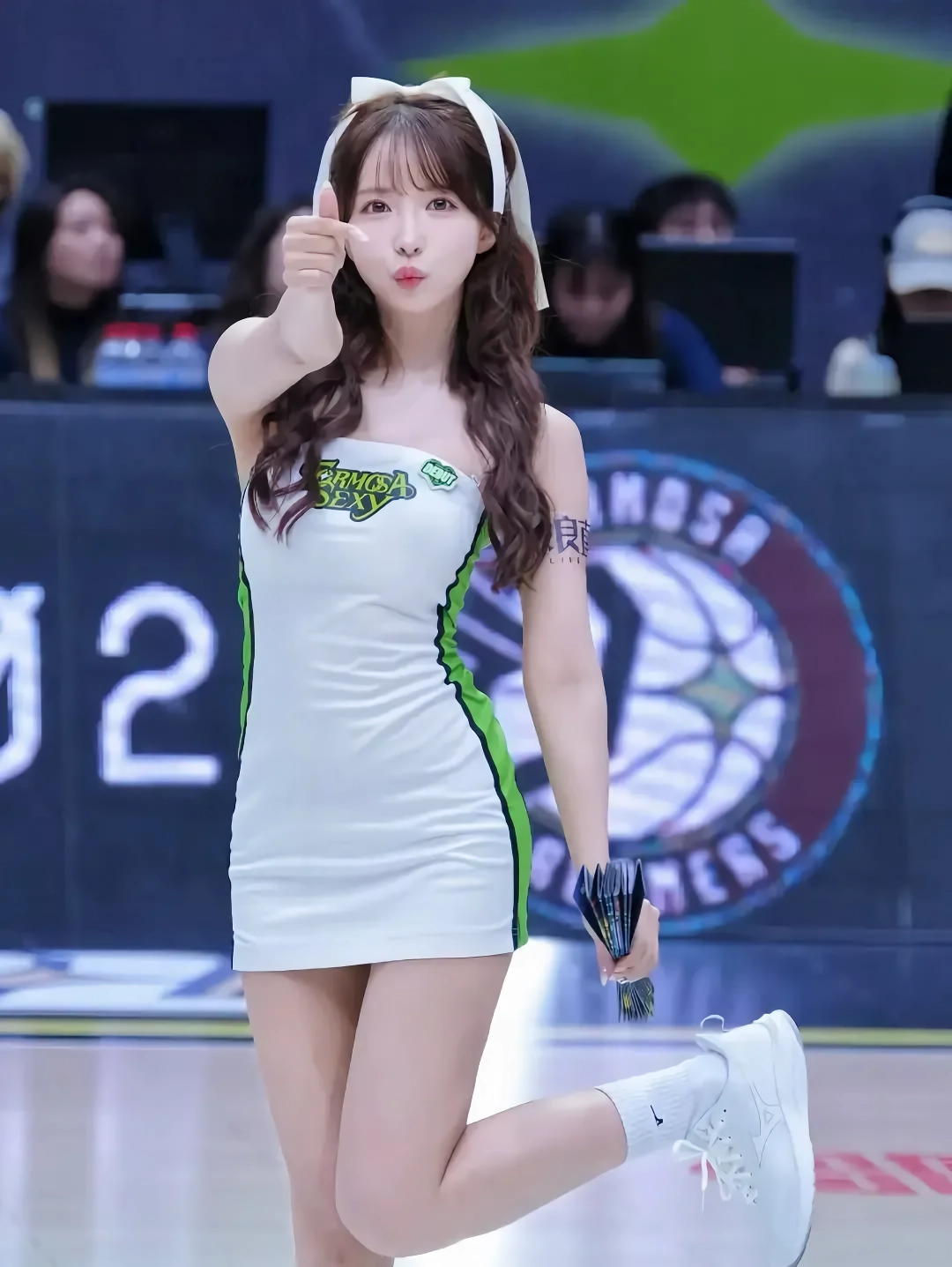 성관계 영상이 떠돌고 있는 현직 치어리더