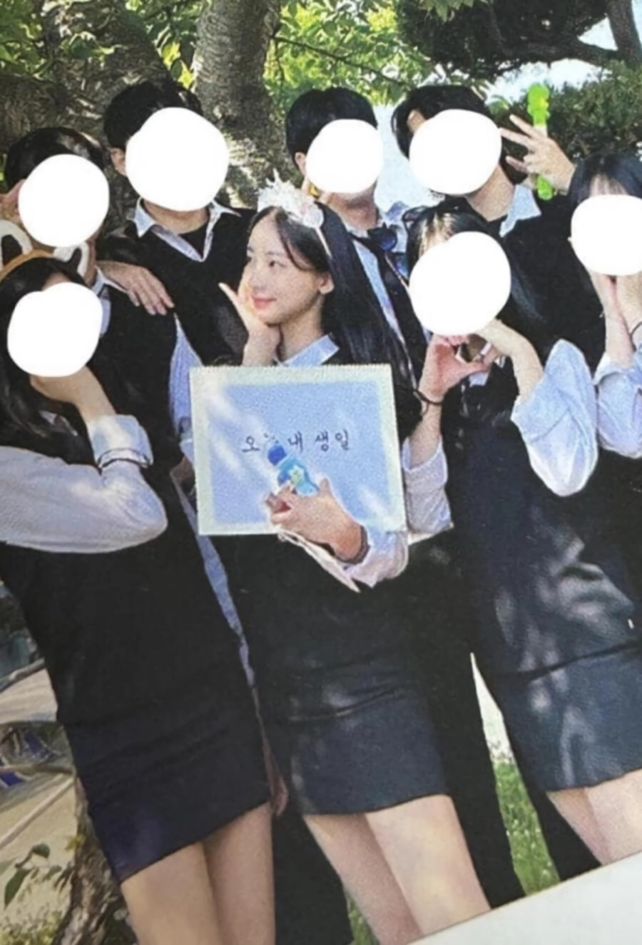 리센느 원이 어린시절 사진 추가 공개