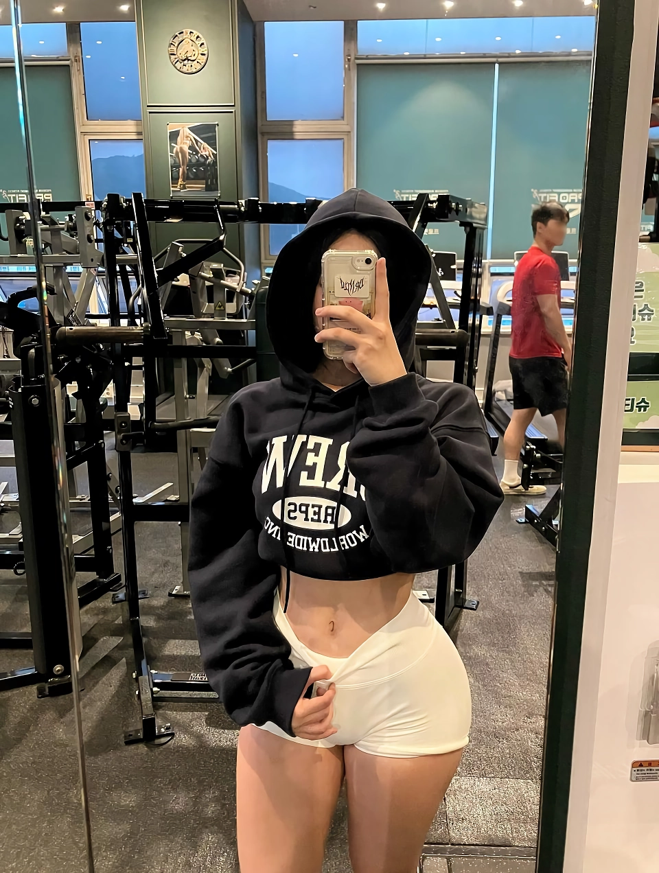 셀카 찍는 피트니스 모델
