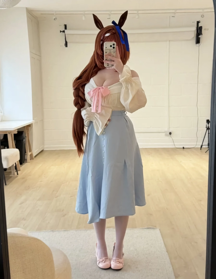 흔한 말딸 코스프레 누나