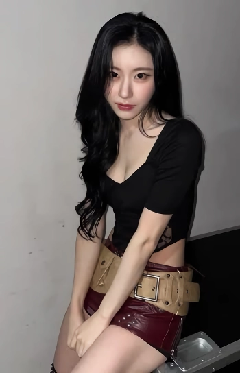 있지 채령 초 하이레그 바디슈트 가슴골