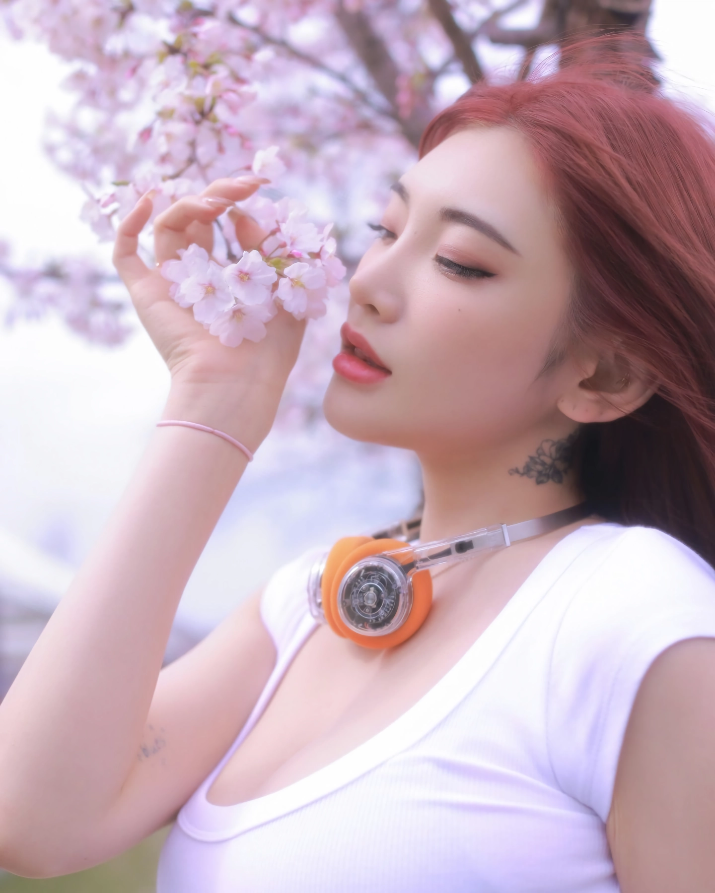 이런 여군이 실제로 존재하면 ㄹㅇ 난리날듯 ㄷㄷ