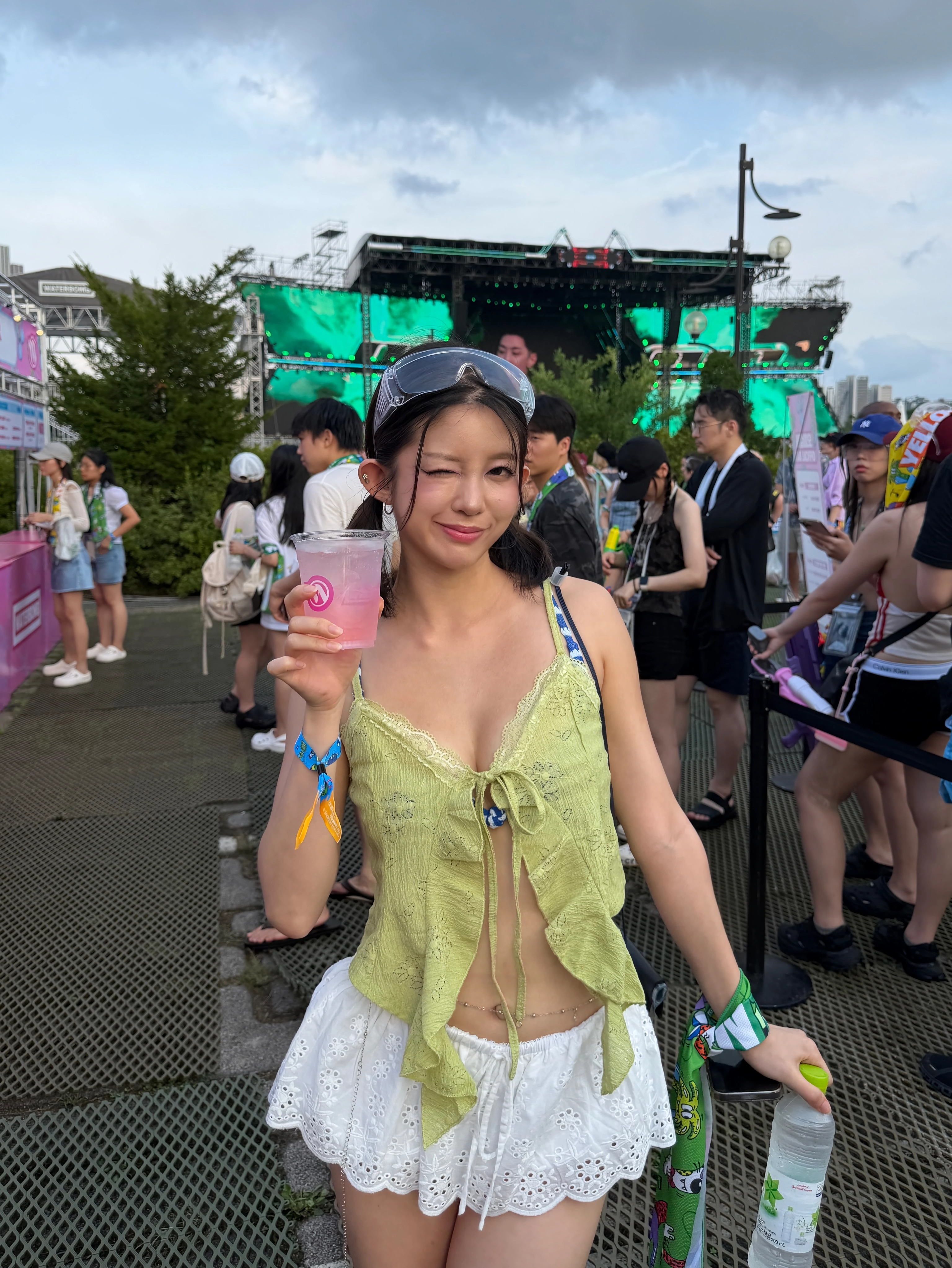 모모랜드 데이지 워터밤 비키니 가슴골