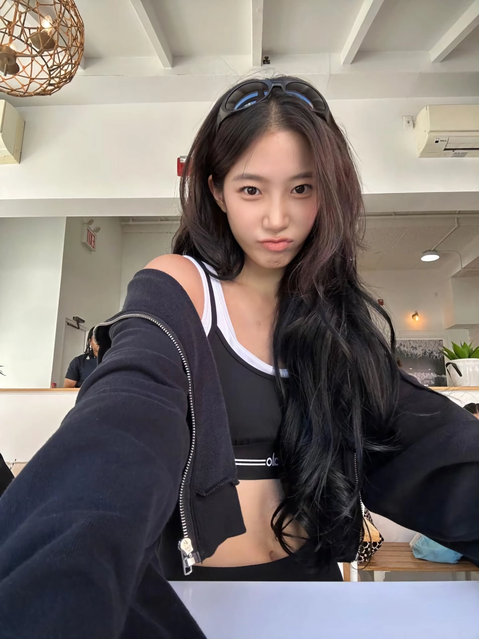 인스타) 레깅스 입고 거리를 활보하는 카즈하