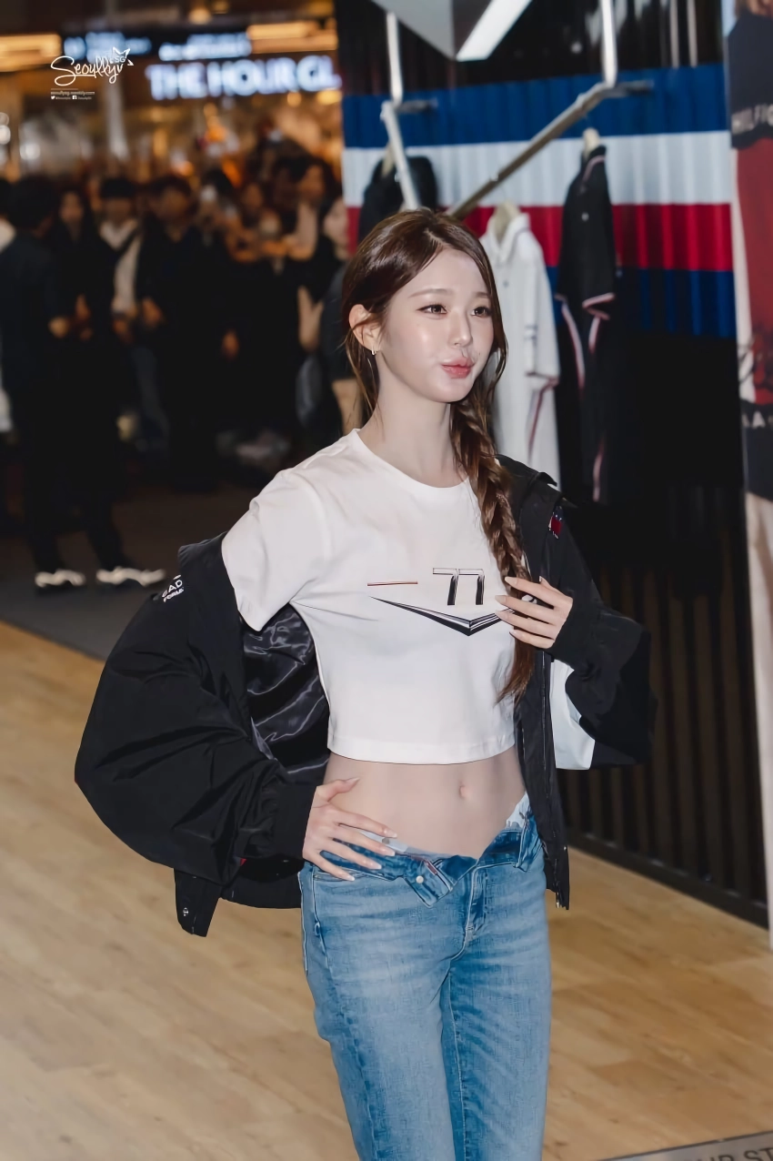 (SOUND)[아이브] 오늘 싱가포르에 뜬 장원영.JPGIF