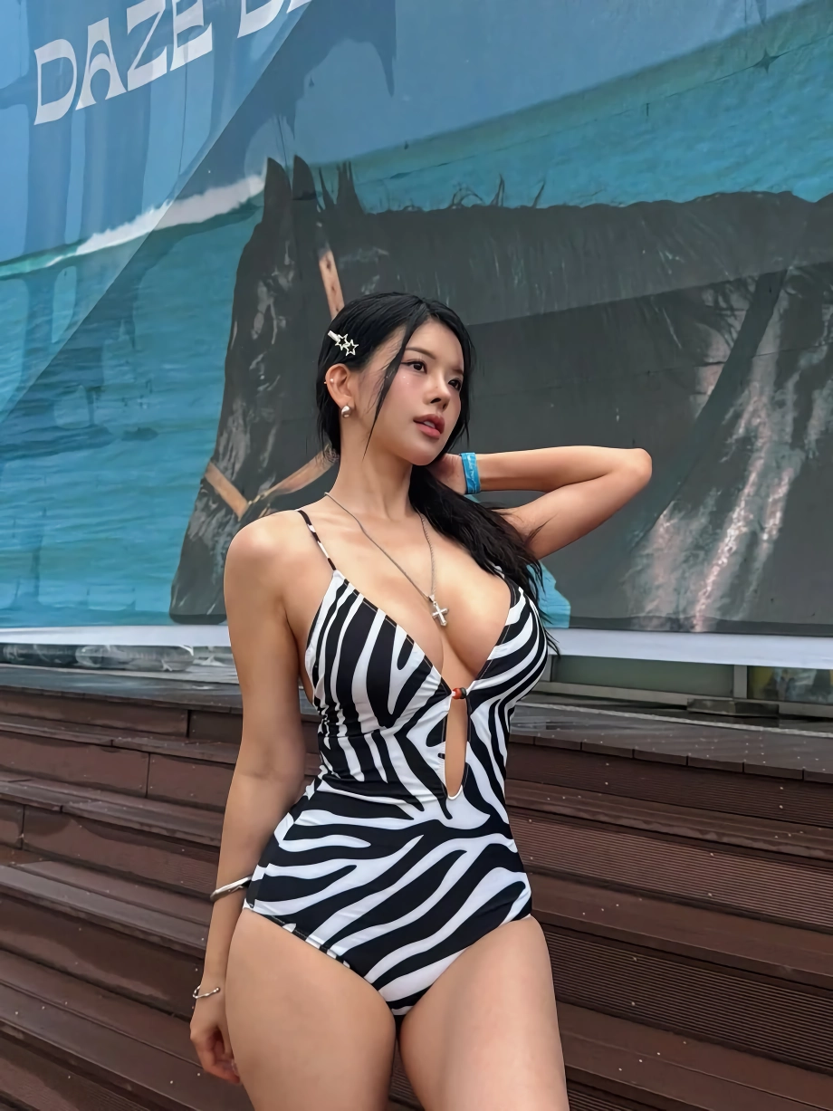희야(__hya_____) 지브라 무늬 거유 가슴골 노출 모노키니