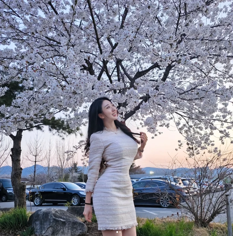 꽃뱀 잡는데 전문가라는 변호사 누나