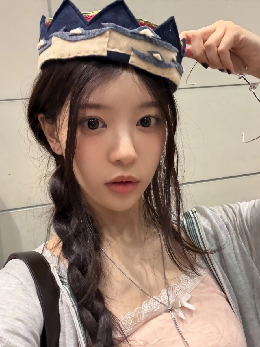 와 지금까지 나온 일본인 아이돌 멤버중 제일 예쁜듯