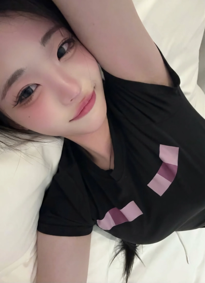 (SOUND)qwer 히나 (+ 냥뇽녕냥 시절) 섹시한 의상 가슴골