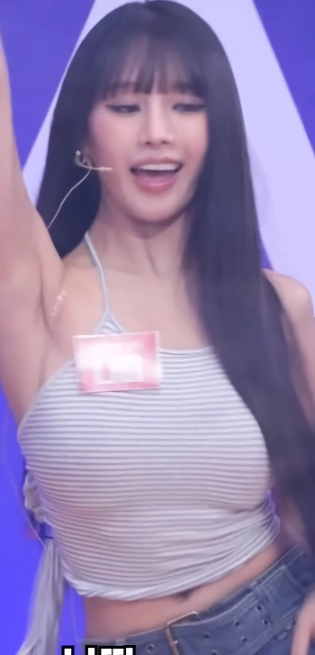 키스오브라이프 나띠 묵직 가슴 끈나시