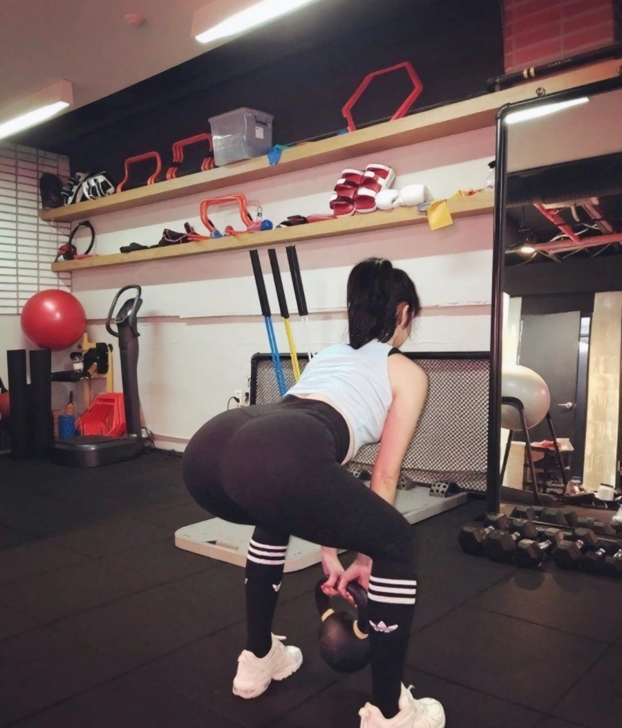일본인 출신 방송인 사유리 뒤태