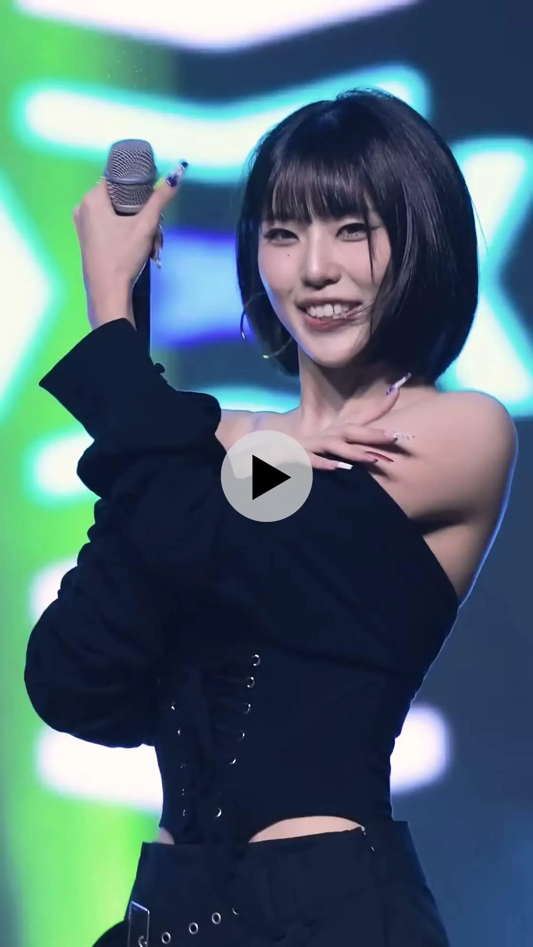 오늘자 하이키 옐 고화질.gif