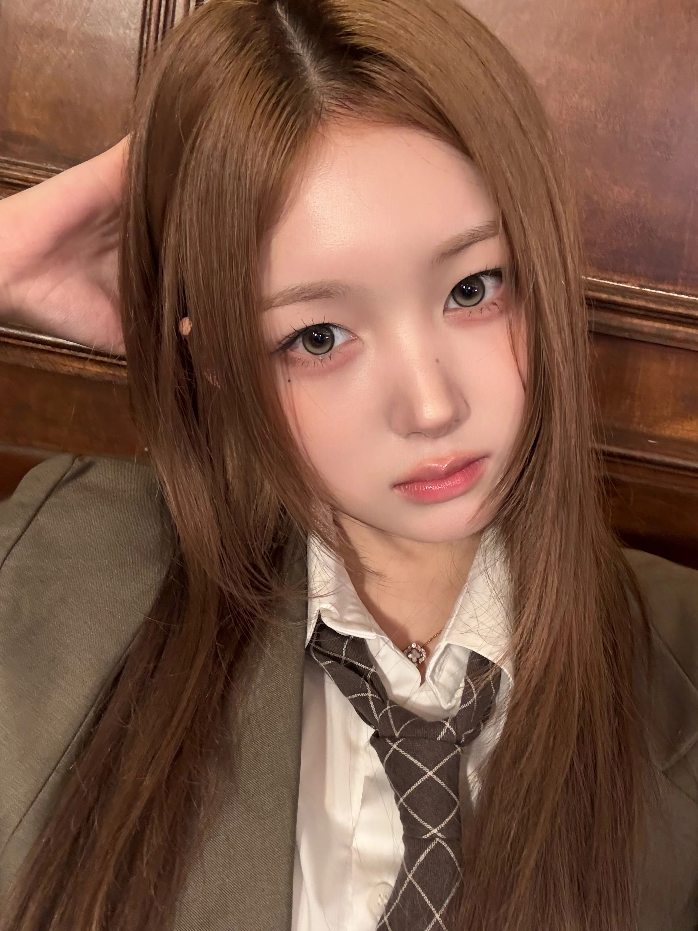트리플에스 하연, 소현, 연지, 니엔, 린, 주빈, 신위