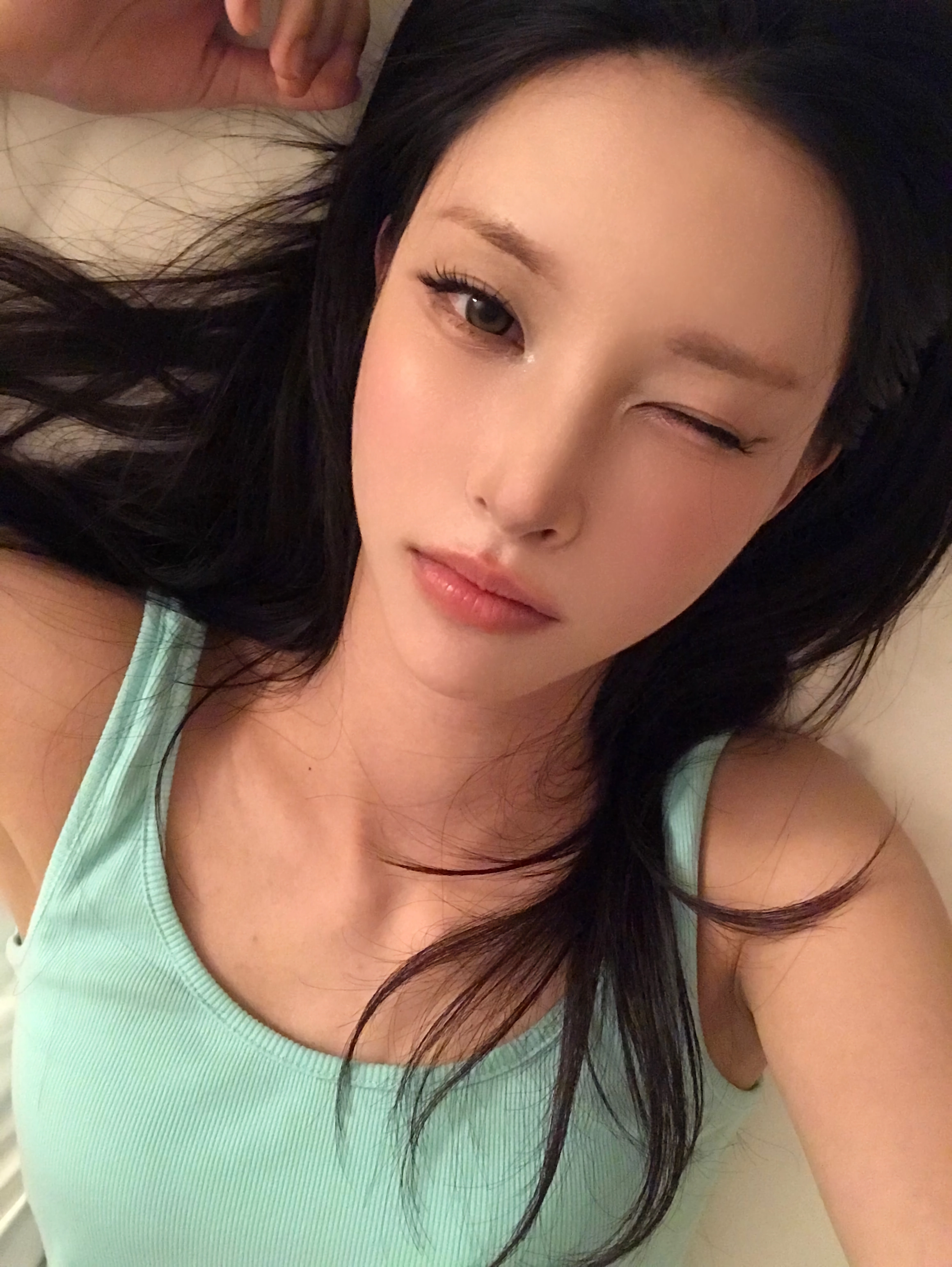 아일릿 윤아,민주