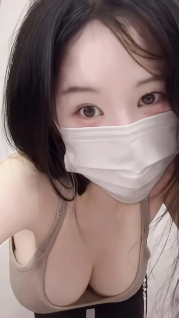 (SOUND)아스나(Seoulasuna) 민소매 입고 숙인 가슴골 옆에서 모아준 누브라 노출