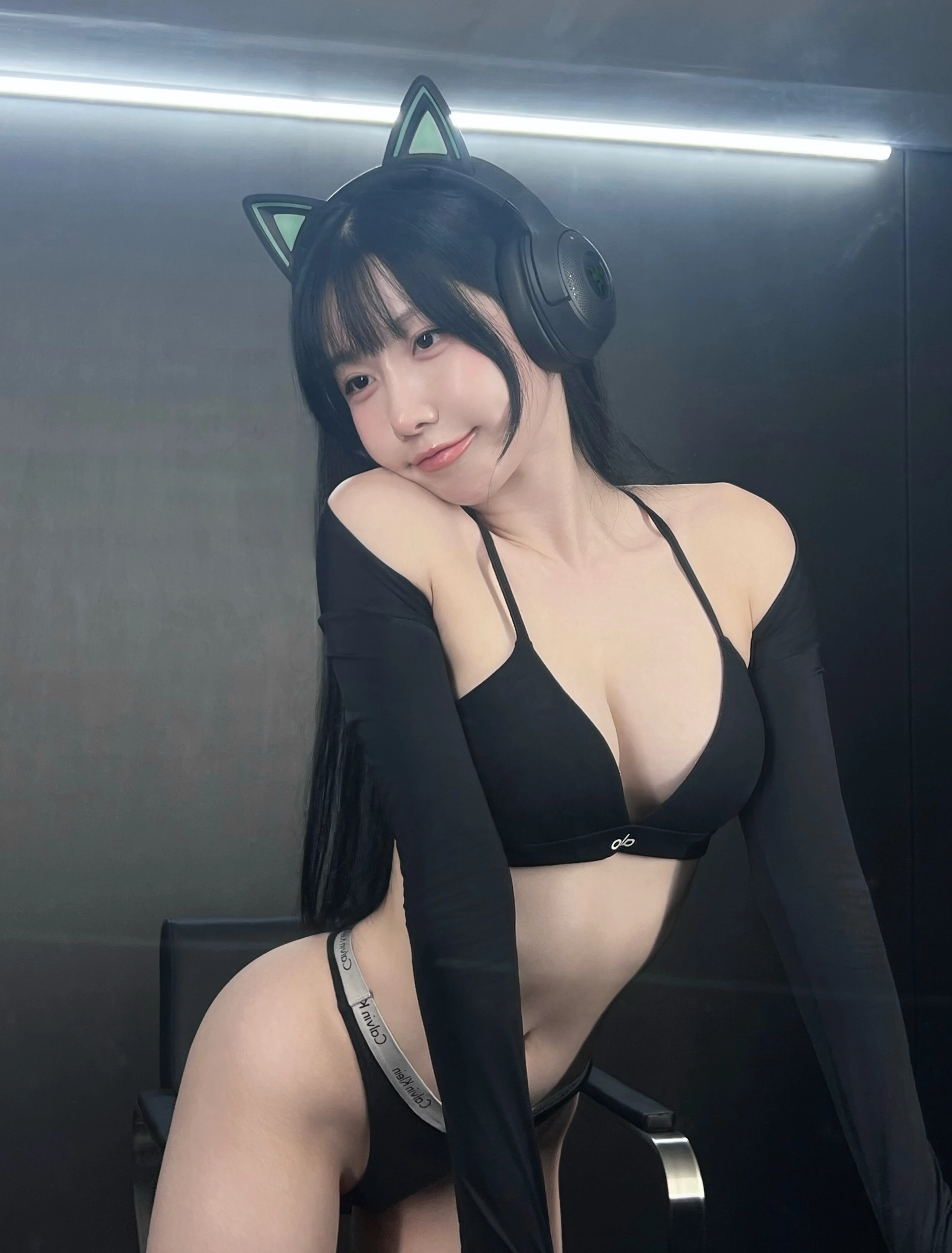 후방 ㅡ 나나윤 인스타