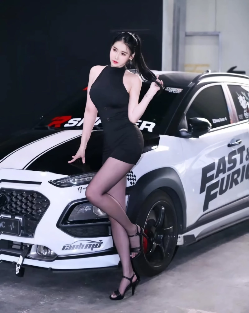 레이싱 모델 이효영 클라스 있는 비키니 몸매