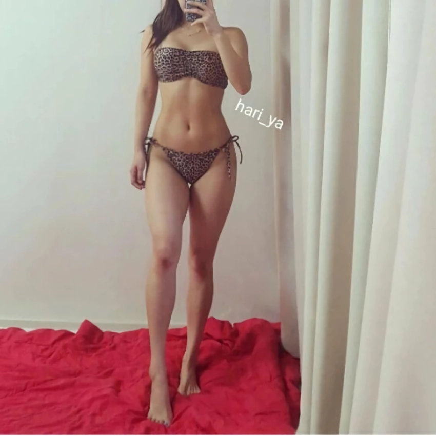 운동 하는 여자의 다부진 몸매